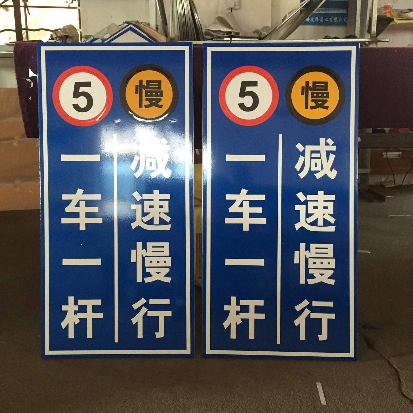 ͨR